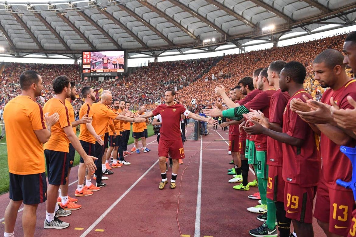 Totti homenagem colegas
